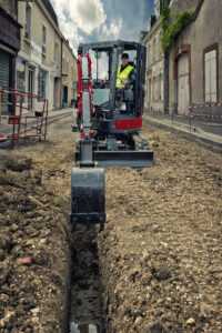 GRAVIT_minikoparka_gasienicowa_Yanmar_ViO33-6_2